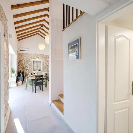 Prázdninový dům Stone House Lole Ražanac