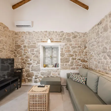 Prázdninový dům Stone House Lole