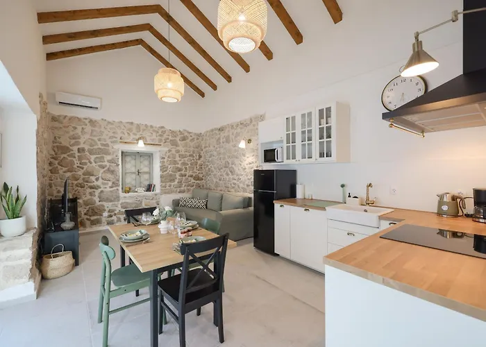 Stone House Lole *