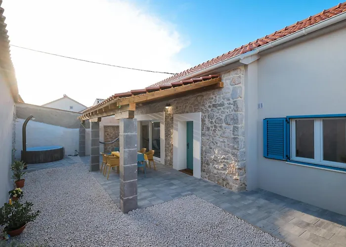 Stone House Lole * Ražanac