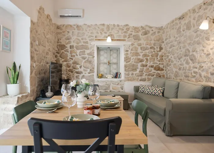 Stone House Lole *
