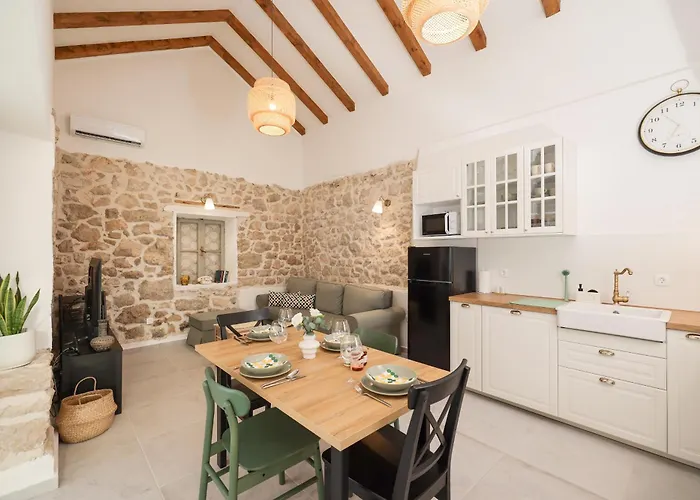 Stone House Lole