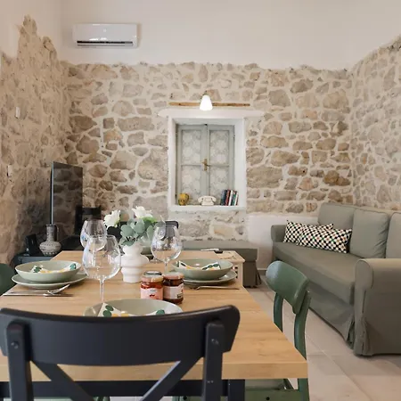 Stone House Lole *