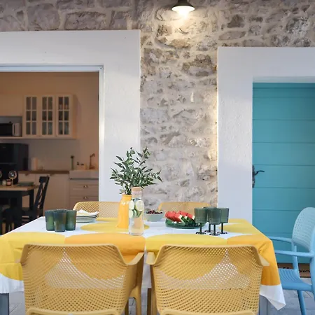 Hébergement de vacances Stone House Lole