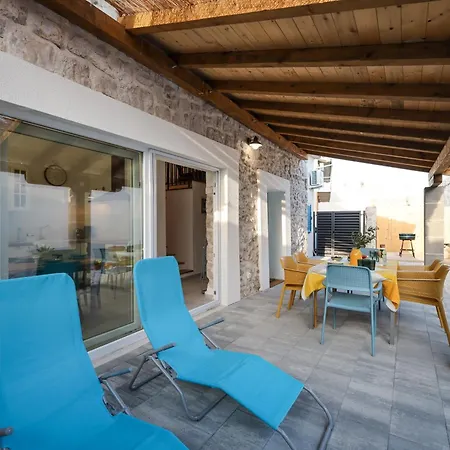 Ferienhaus Stone House Lole