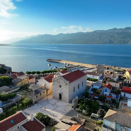 Stone House Lole Holiday home Razanac