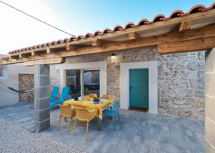 Nyaraló Stone House Lole