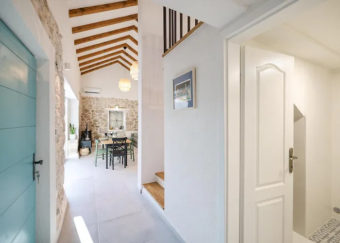 Nyaraló Stone House Lole Ražanac