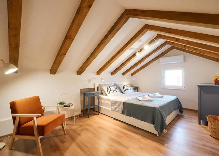 Stone House Lole Nyaraló *